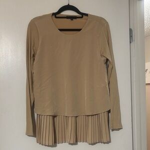 NWOT DG2 by Diane Gilman Tan Pleated Hem Blouse